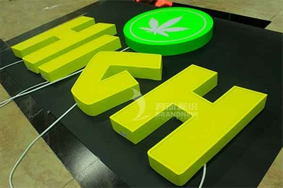 精品擴邊吸塑發(fā)光字和迷你發(fā)光字